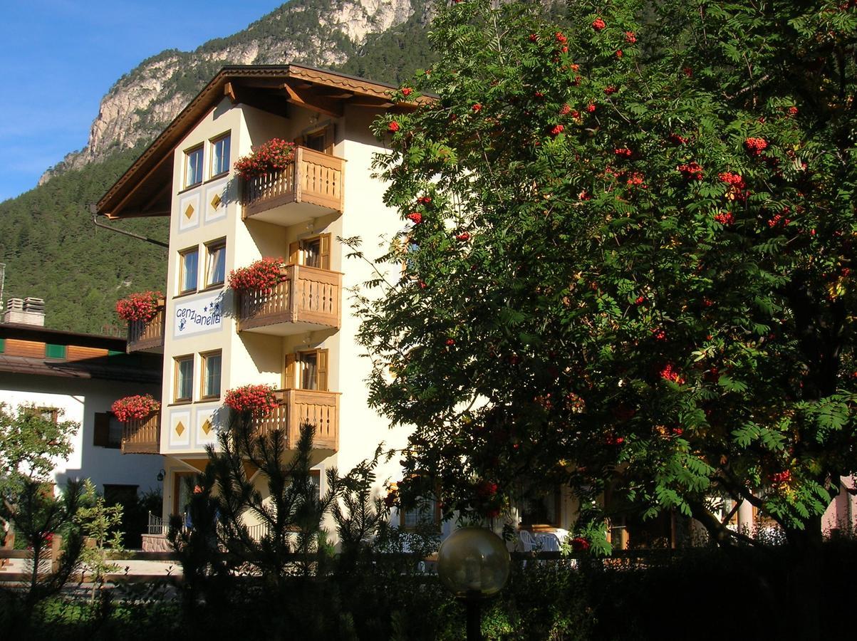 Hotel Genzianella Ziano Di Fiemme Ngoại thất bức ảnh