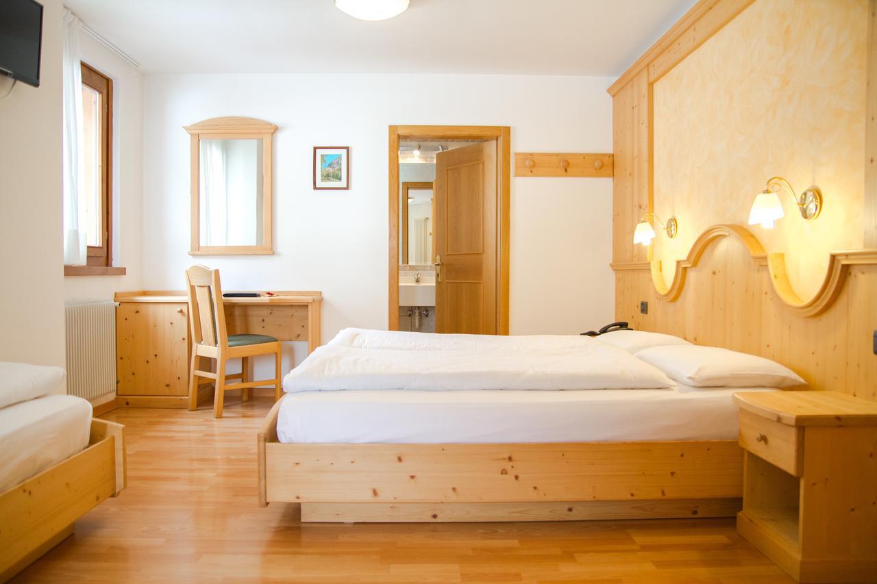 Hotel Genzianella Ziano Di Fiemme Ngoại thất bức ảnh