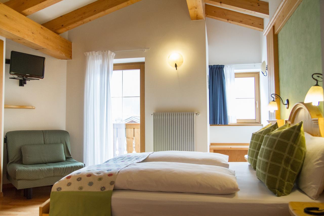 Hotel Genzianella Ziano Di Fiemme Ngoại thất bức ảnh