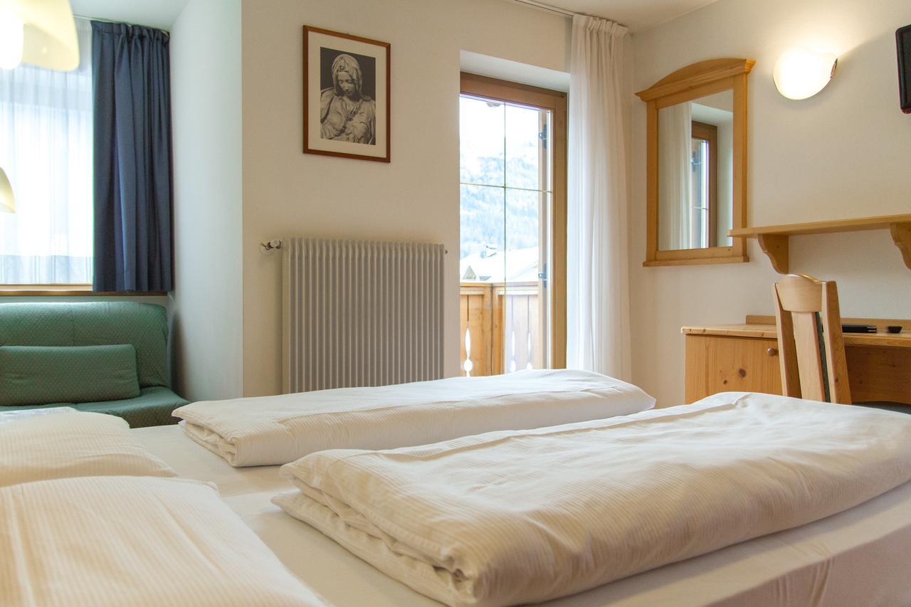 Hotel Genzianella Ziano Di Fiemme Ngoại thất bức ảnh
