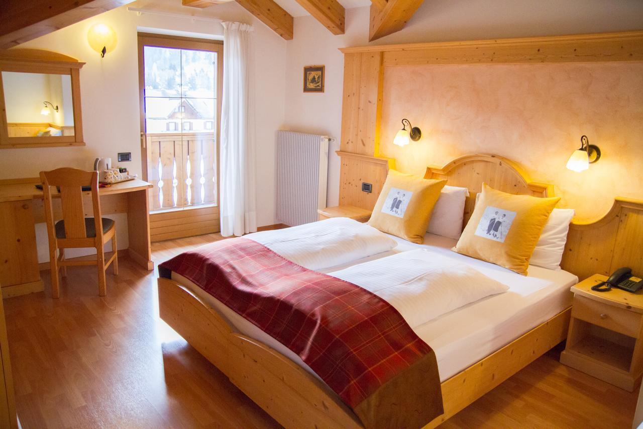 Hotel Genzianella Ziano Di Fiemme Ngoại thất bức ảnh