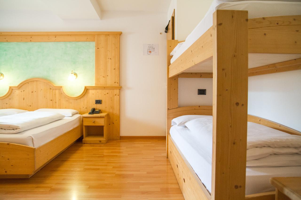 Hotel Genzianella Ziano Di Fiemme Ngoại thất bức ảnh