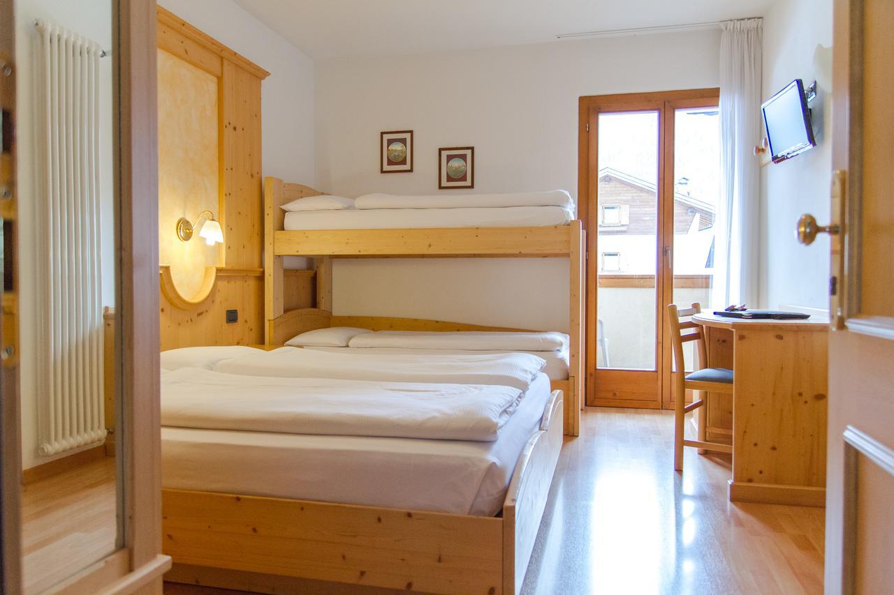 Hotel Genzianella Ziano Di Fiemme Ngoại thất bức ảnh