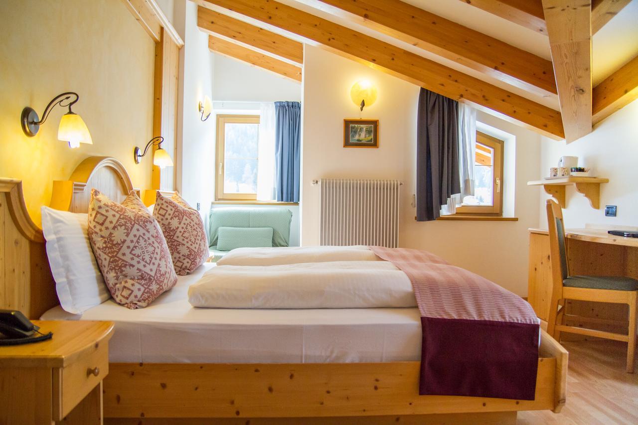 Hotel Genzianella Ziano Di Fiemme Ngoại thất bức ảnh