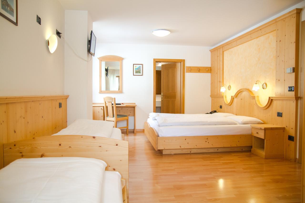 Hotel Genzianella Ziano Di Fiemme Ngoại thất bức ảnh