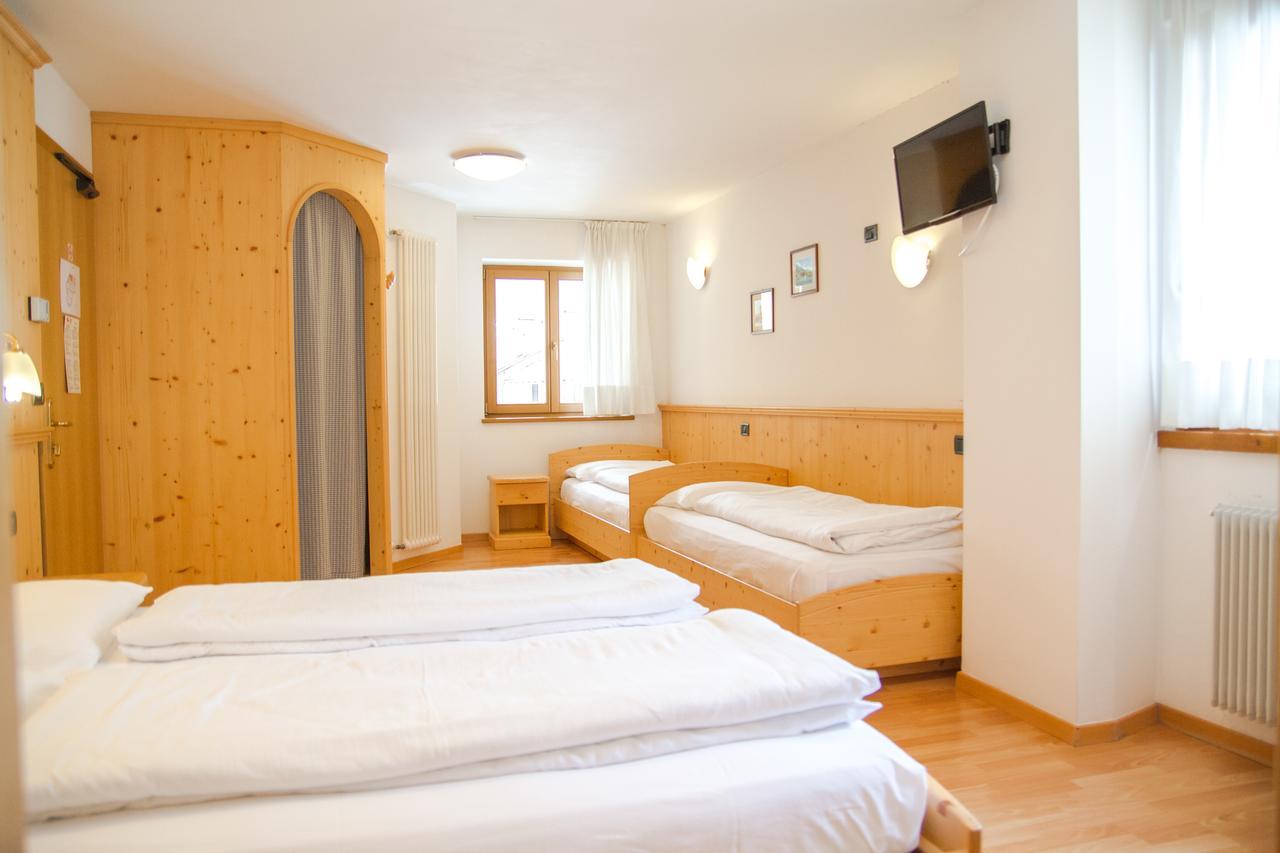 Hotel Genzianella Ziano Di Fiemme Ngoại thất bức ảnh