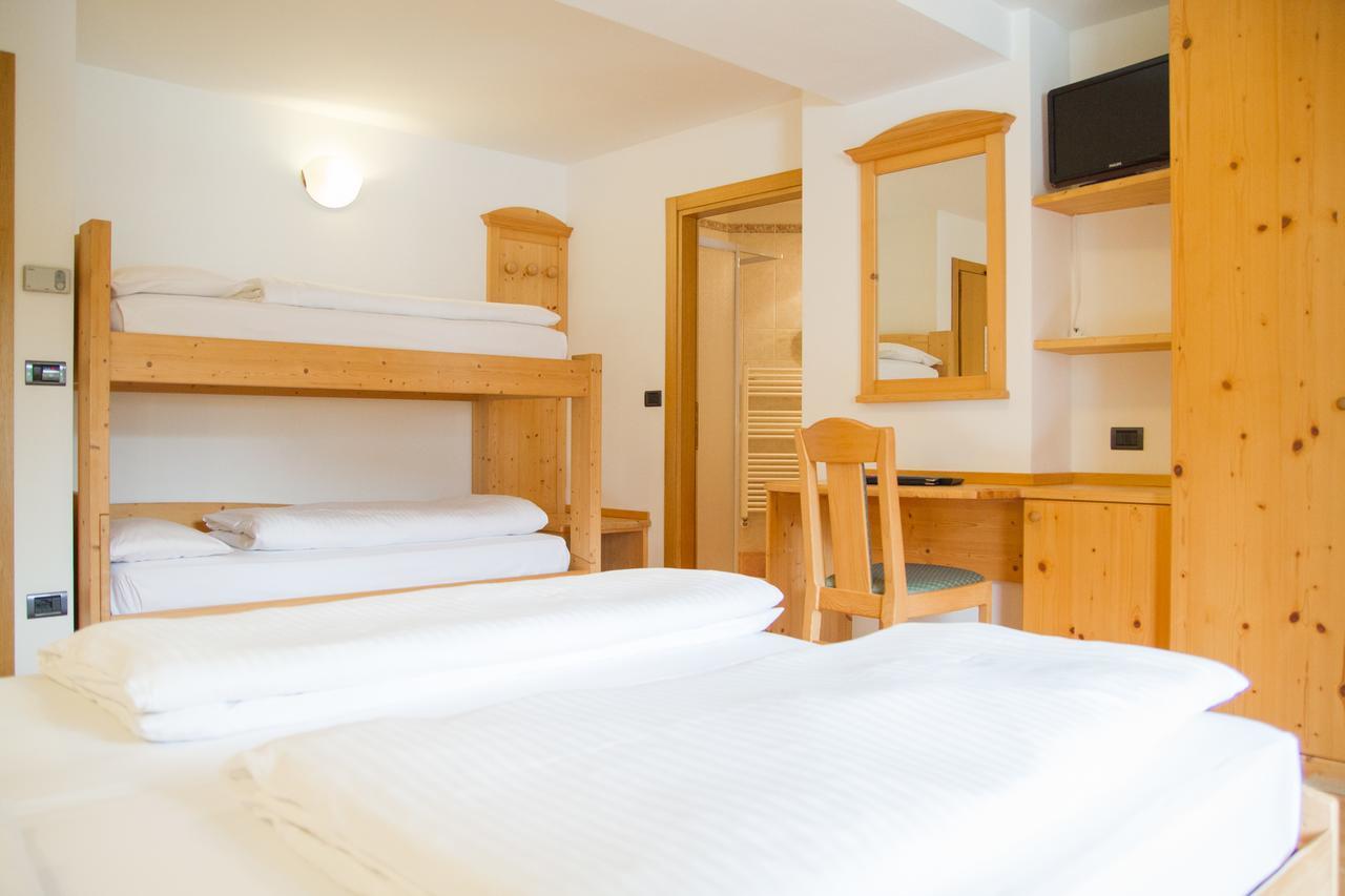 Hotel Genzianella Ziano Di Fiemme Ngoại thất bức ảnh