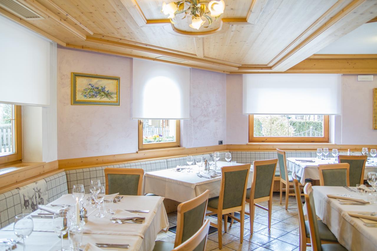 Hotel Genzianella Ziano Di Fiemme Ngoại thất bức ảnh